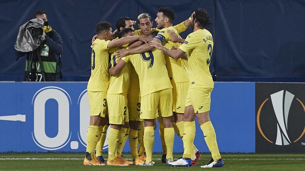 Los jugadores del Villarreal celebran uno de los goles ante el Maccabi.