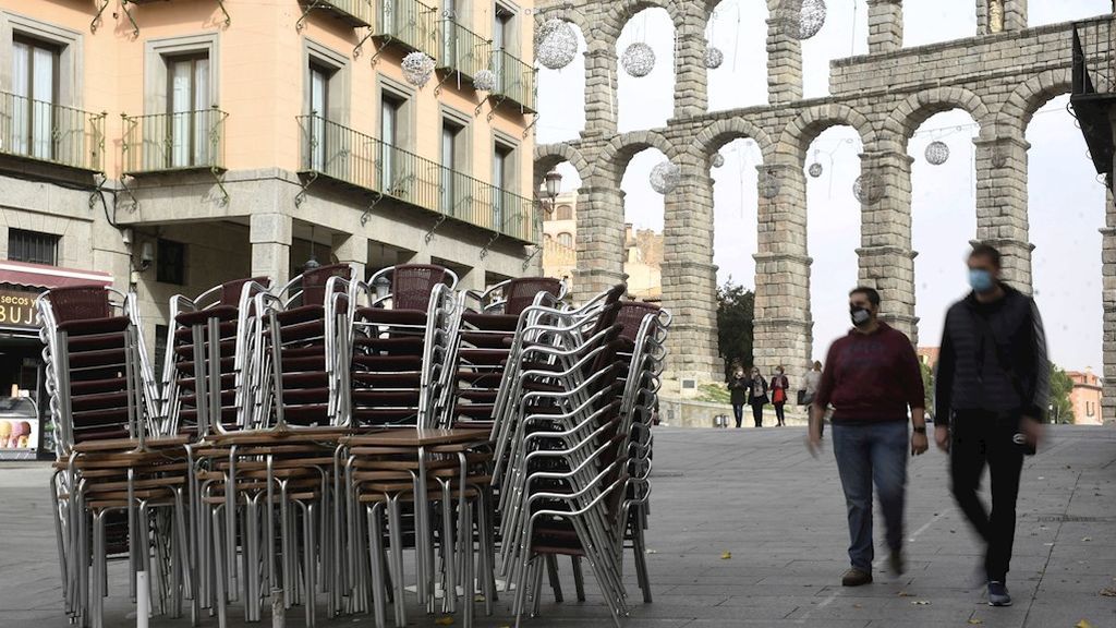 Nuevo récord de casos en Castilla y León con 2.198 en un día y 32 muertes Nuevo récord de casos en Castilla y León con 2.198 en un día y 32 muertes