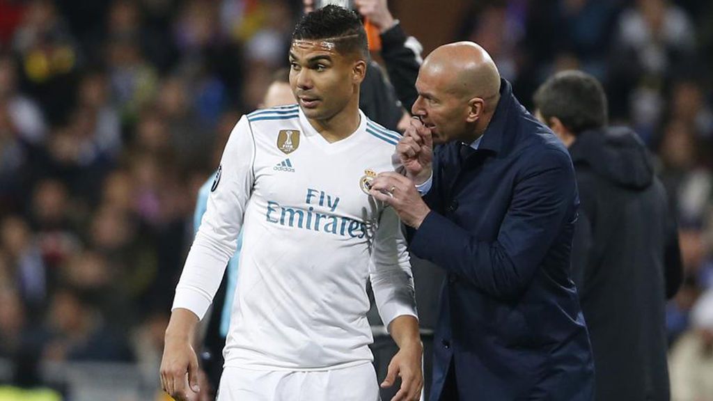 Zidane se queda sin su muro de contención: las piezas que tendrá que cuadrar para suplir la baja de Casemiro