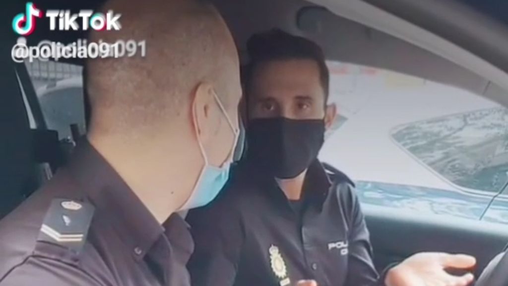La cuenta de la Policía Nacional en TikTok supera los 40.000 seguidores en tan solo 24 horas La cuenta de la Policía Nacional en TikTok supera los 40.000 seguidores en tan solo 24 horas