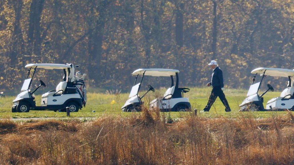 Trump acude a su club de golf