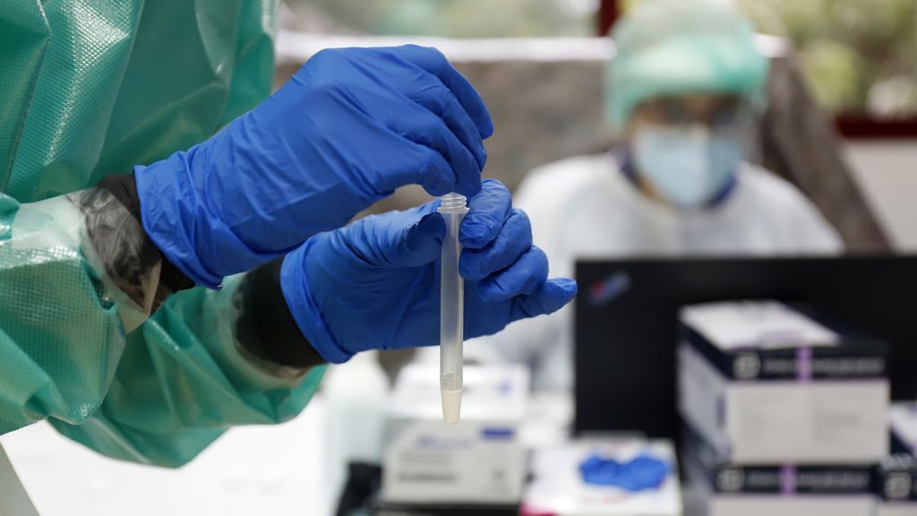 Cataluña seguirá utilizando test de antígenos para detectar contagios sin comprometer a los laboratorios que ya trabajan al límite Cataluña seguirá utilizando test de antígenos para detectar contagios sin comprometer a los laboratorios que ya trabajan al límite