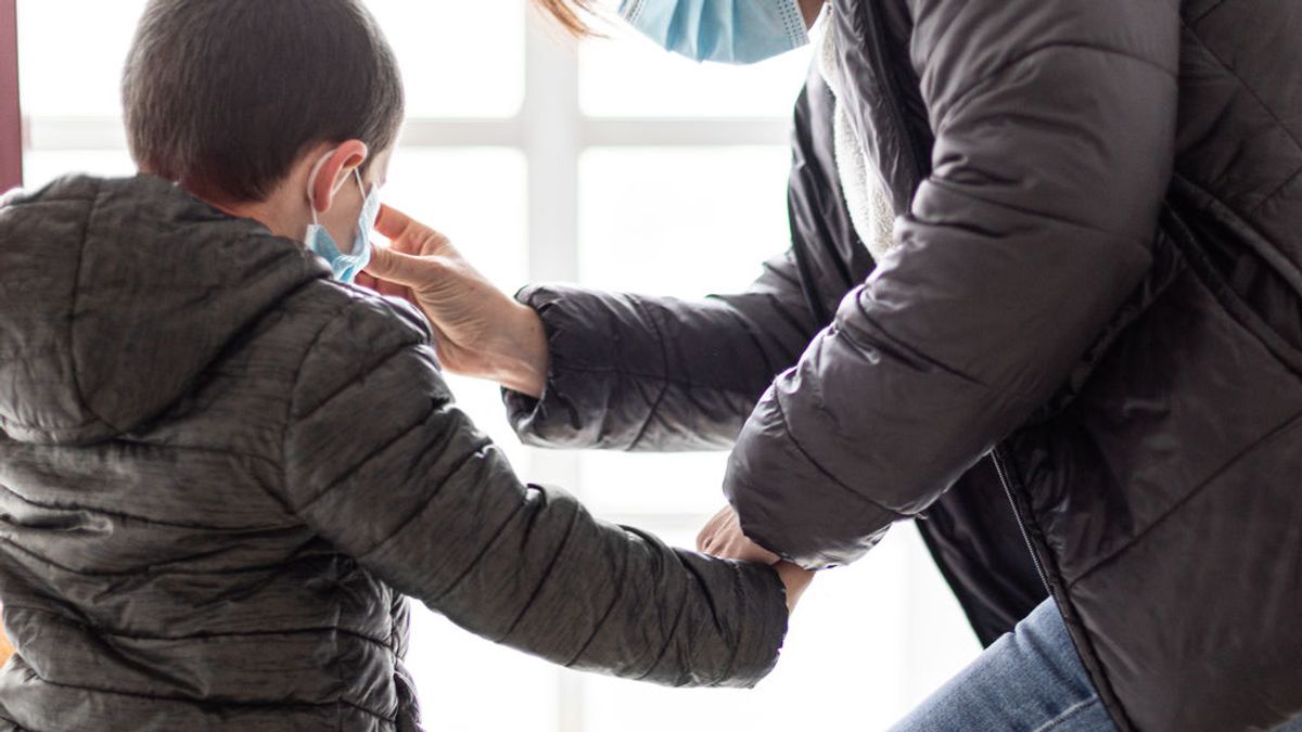 El dilema de las familias monoparentales: cuidar a sus hijos o un sueldo para alimentarlos El dilema de las familias monoparentales: cuidar a sus hijos o un sueldo para alimentarlos