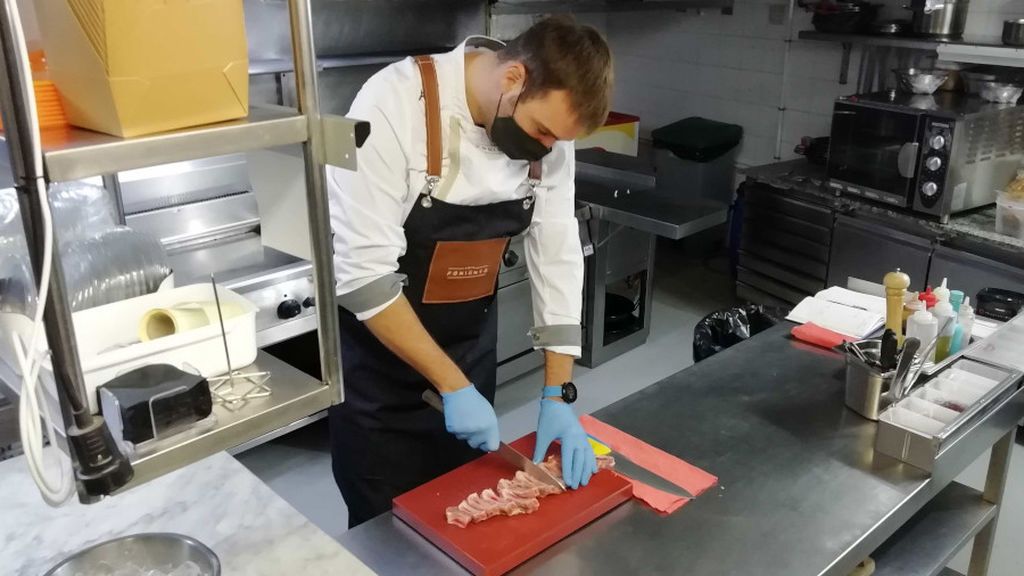 Alejandro Ares, el chef del restaurante y uno de los empleados que ha podido seguir trabajando
