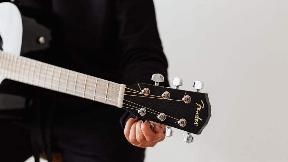 De los trucos de siempre hasta aplicaciones móviles: cómo afinar una guitarra