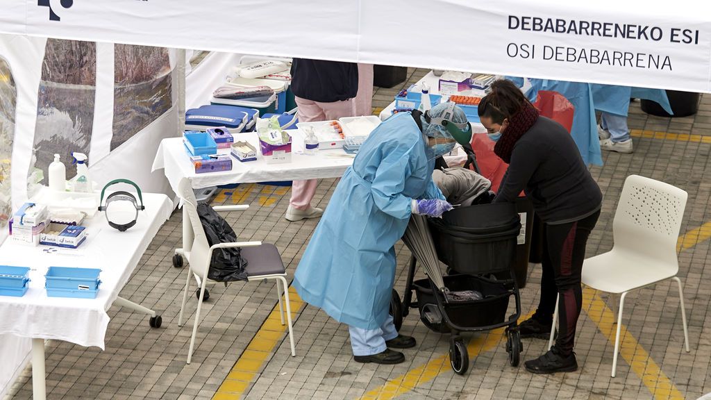 España registra 411 muertos, la cifra más alta de la segunda ola y 17.395 contagios de coronavirus España registra 411 muertos, la cifra más alta de la segunda ola y 17.395 contagios de coronavirus