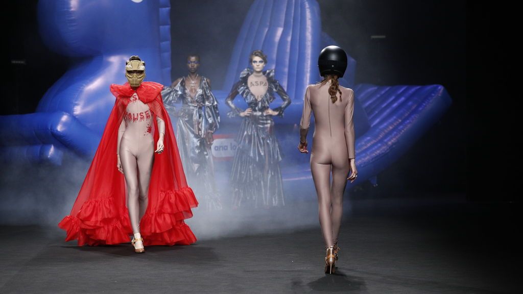 EuropaPress_1864782_modelos_desfile_ana_locking_mercedes_benz_fashion_week_madrid_temporada