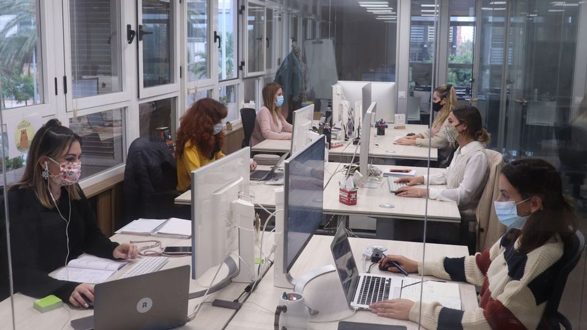 Las mujeres trabajarán gratis desde este martes hasta fin de año como consecuencia de la brecha salarial Las mujeres trabajarán gratis desde este martes hasta fin de año como consecuencia de la brecha salarial