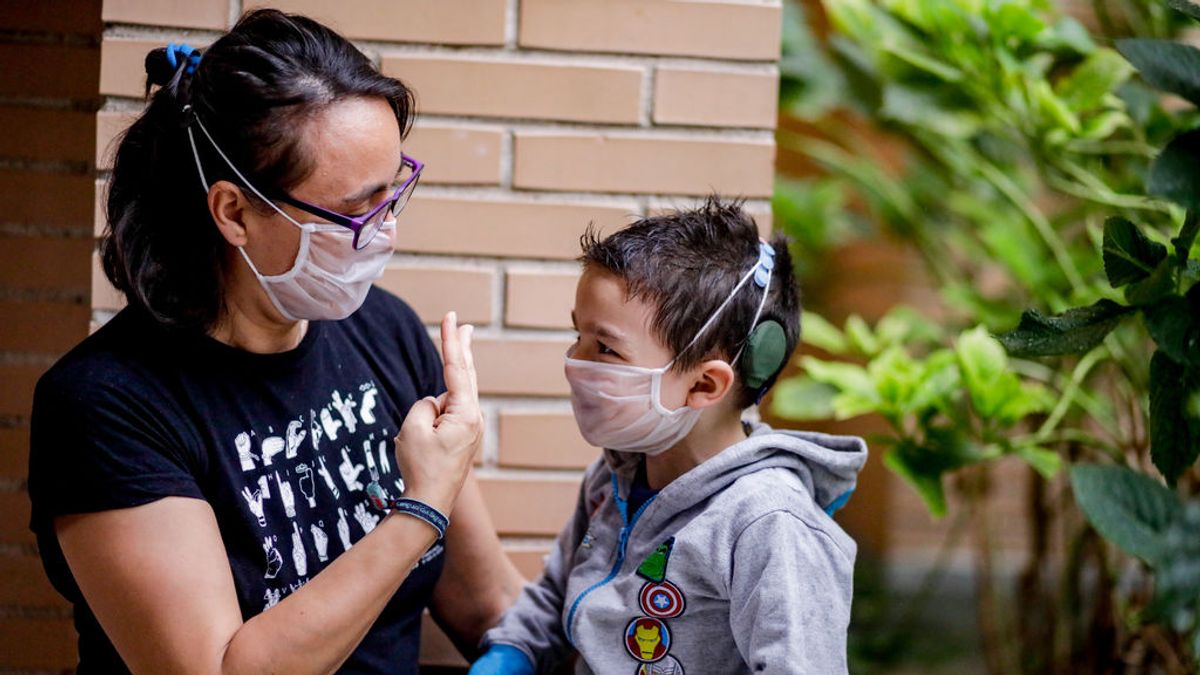 EuropaPress_3328074_pequeno_hugo_romero_sordo_profundo_usuario_implantes_cocleares_utiliza EuropaPress_3328074_pequeno_hugo_romero_sordo_profundo_usuario_implantes_cocleares_utiliza