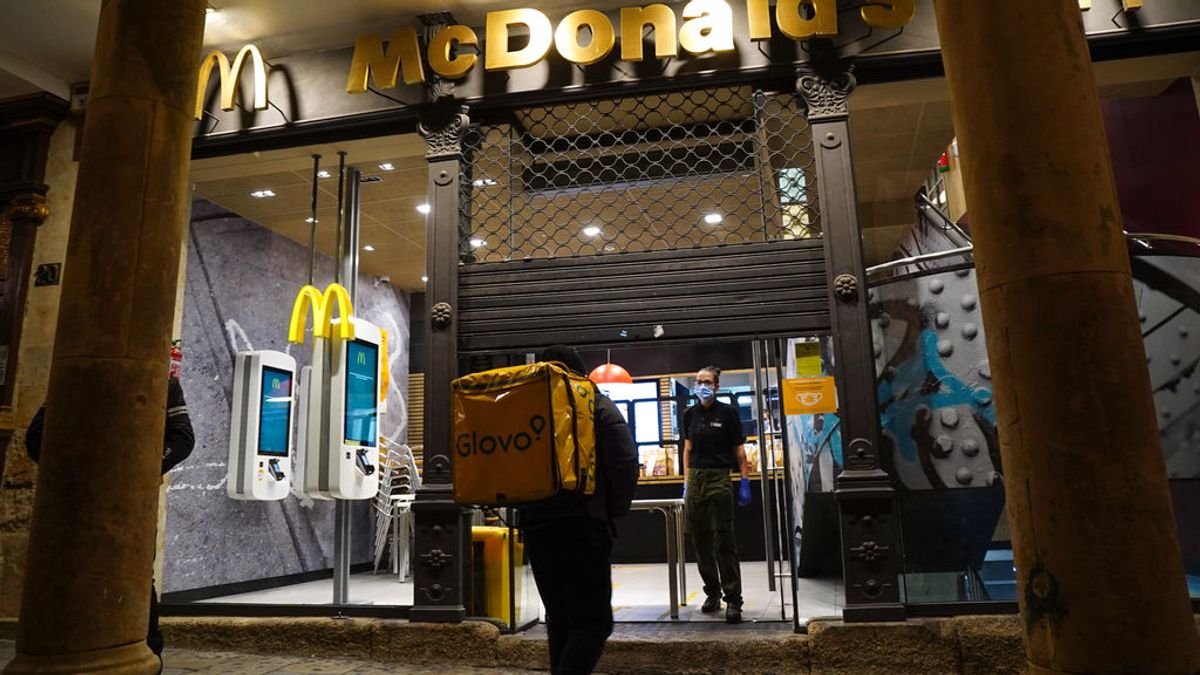 El toque de queda y la posibilidad de pedir comida a domicilio varía según cada comunidad autónoma El toque de queda y la posibilidad de pedir comida a domicilio varía según cada comunidad autónoma