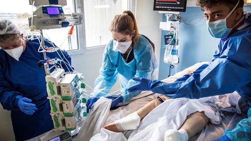 Sanidad acorta el aislamiento domiciliario de los positivos dados de