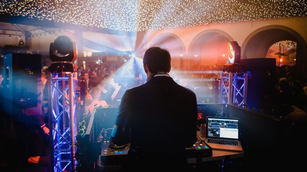 Una de las opciones más solicitadas es la del DJ, que pondrá vuestra mejor selección musical.