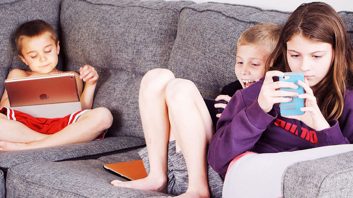 Si, las pantallas están reduciendo la inteligencia de nuestros hijos: qué recomienda la psiquiatra Marian Rojas Si, las pantallas están reduciendo la inteligencia de nuestros hijos: qué recomienda la psiquiatra Marian Rojas