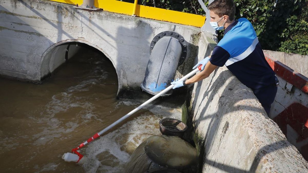 Análisis de aguas residuales en el Canal de Isabel II (Madrid). Análisis de aguas residuales en el Canal de Isabel II (Madrid).