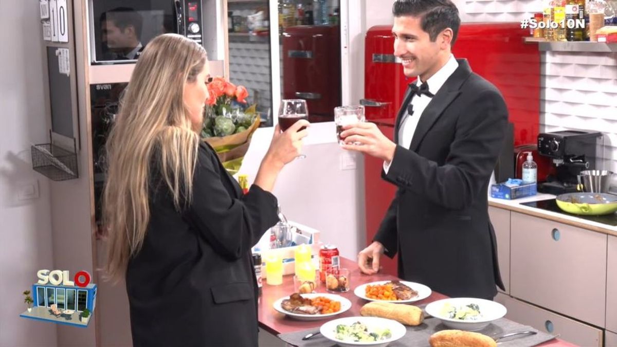 Elena y Gianmarco sellan su divertida cena con un prometedor brindis: "Por lo que pueda pasar"