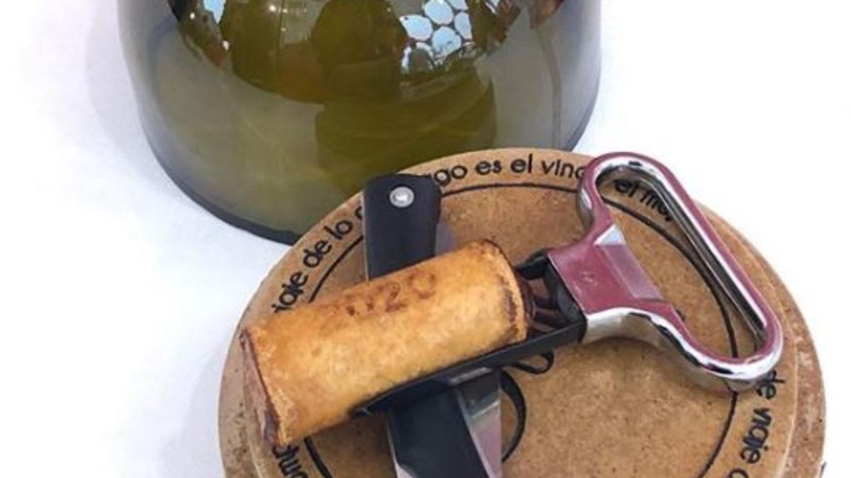 El 'Corchifrito', un 'corcho comestible' de cochinillo, se lleva el premio a la mejor tapa del año El 'Corchifrito', un 'corcho comestible' de cochinillo, se lleva el premio a la mejor tapa del año