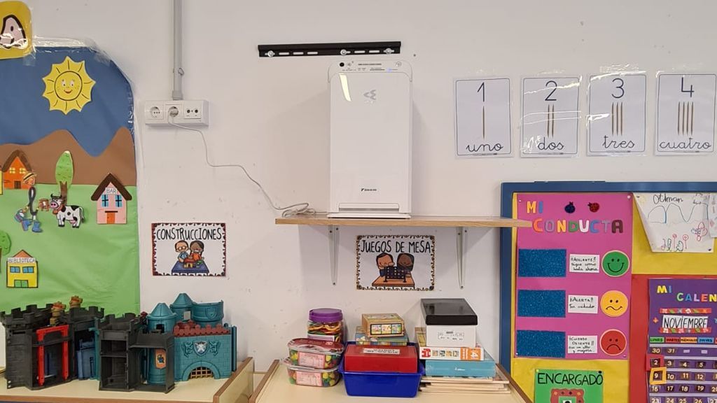Un pueblo de Granada instala 22 purificadores HEPA en un colegio para limpiar las aulas de los temidos aerosoles Un pueblo de Granada instala 22 purificadores HEPA en un colegio para limpiar las aulas de los temidos aerosoles