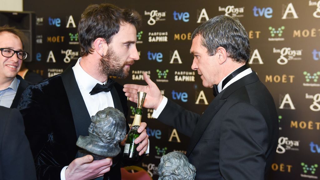 Dani Rovira y Antonio Banderas en los premio Goya