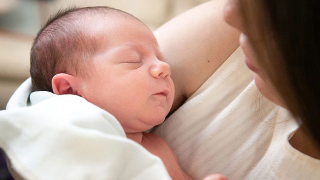 Una vez que nacen, los pequeños necesitarán que se siga con todos los cuidados que tenían en el útero.