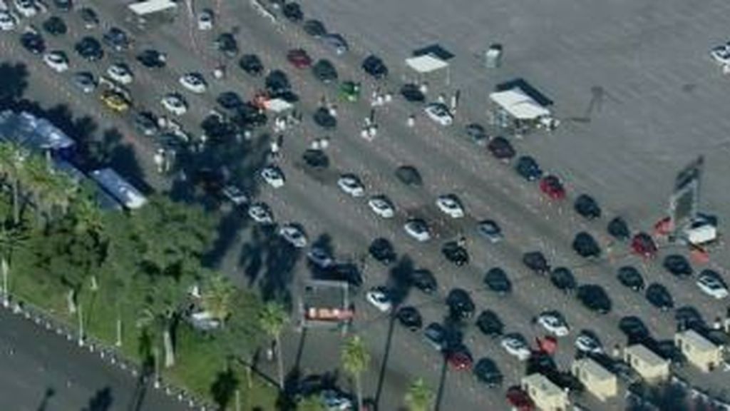 Colas interminables para hacerse las pruebas de covid en Los Ángeles