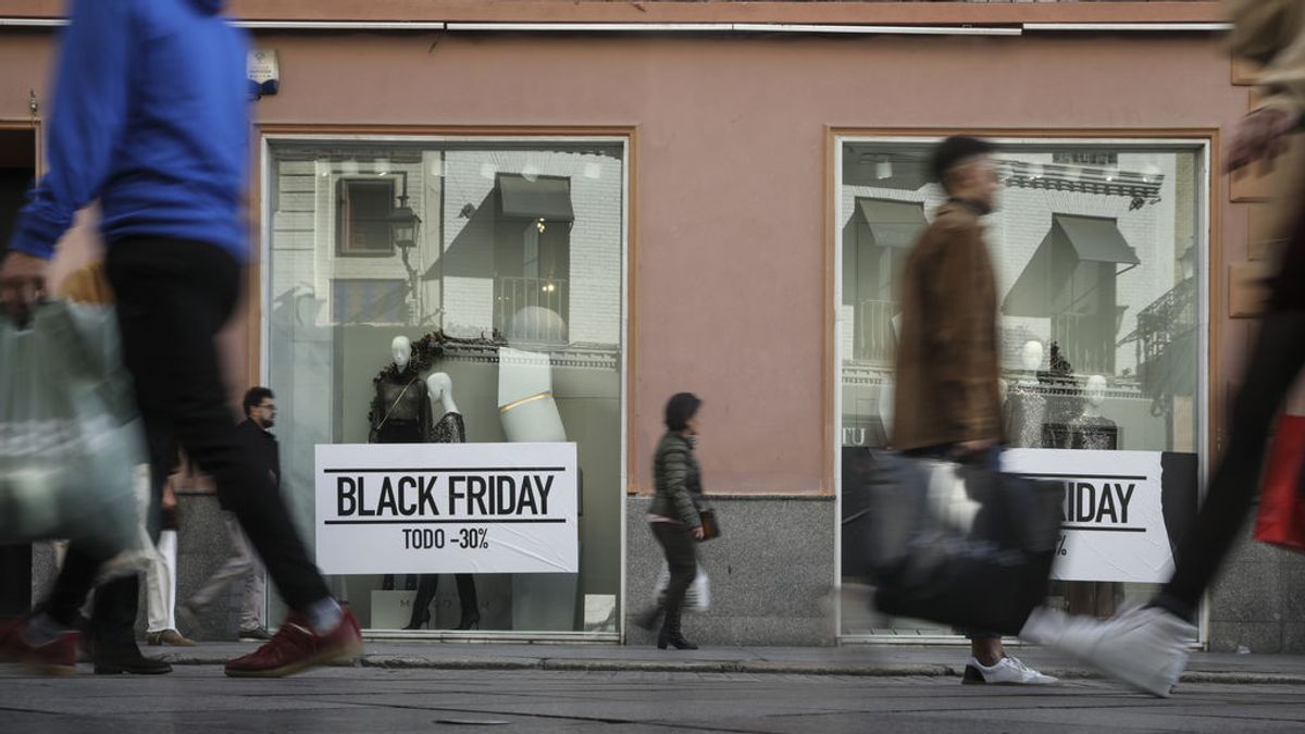 Siete de cada diez personas comprarán en el Black Friday, el 40% de ellos por encima de sus posibilidades