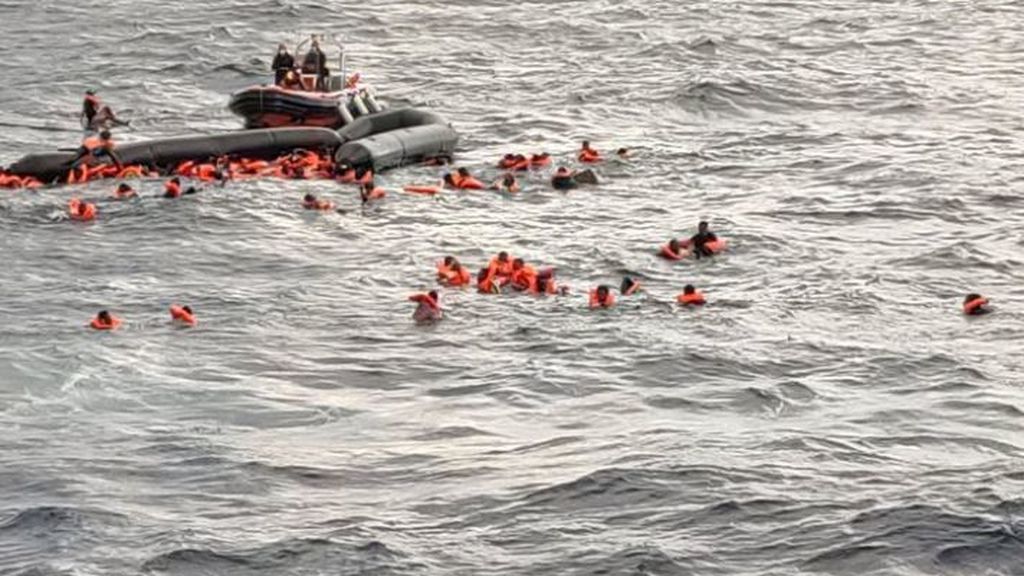 Tragedia frente a las costas de Libia con 74 inmigrantes ahogados al  naufragar una patera
