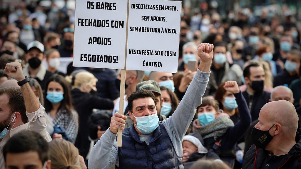 Portugal inicia su toque de queda de fin de semana entre protestas