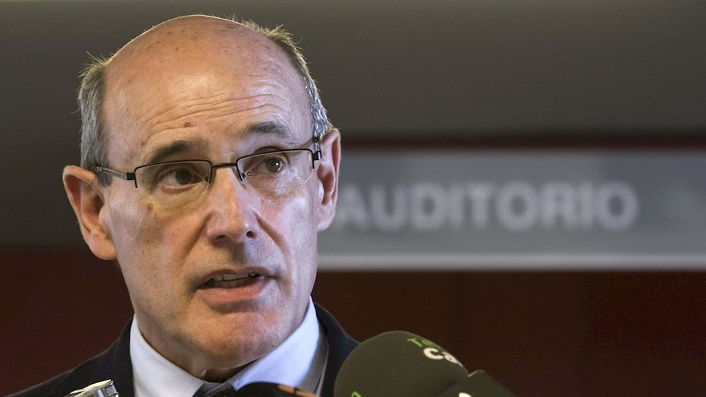 Rafael Bengoa, exasesor de la OMS: "Un confinamiento domiciliario estricto evitaría 400 muertos al día" Rafael Bengoa, exasesor de la OMS: "Un confinamiento domiciliario estricto evitaría 400 muertos al día"