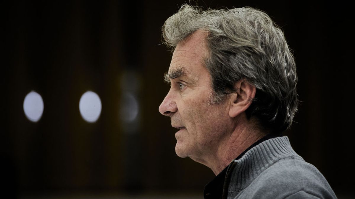 Los médicos piden el cese de Fernando Simón y un giro radical en la gestión de la pandemia, que se estabiliza en España Los médicos piden el cese de Fernando Simón y un giro radical en la gestión de la pandemia, que se estabiliza en España