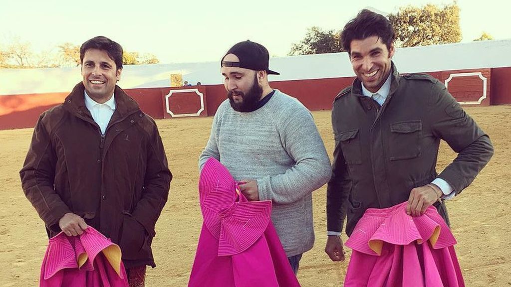 Cayetano y Fran muestra su apoyo a su hermano, Kiko Rivera: "Papá estaría orgulloso de ti" Cayetano y Fran muestra su apoyo a su hermano, Kiko Rivera: "Papá estaría orgulloso de ti"