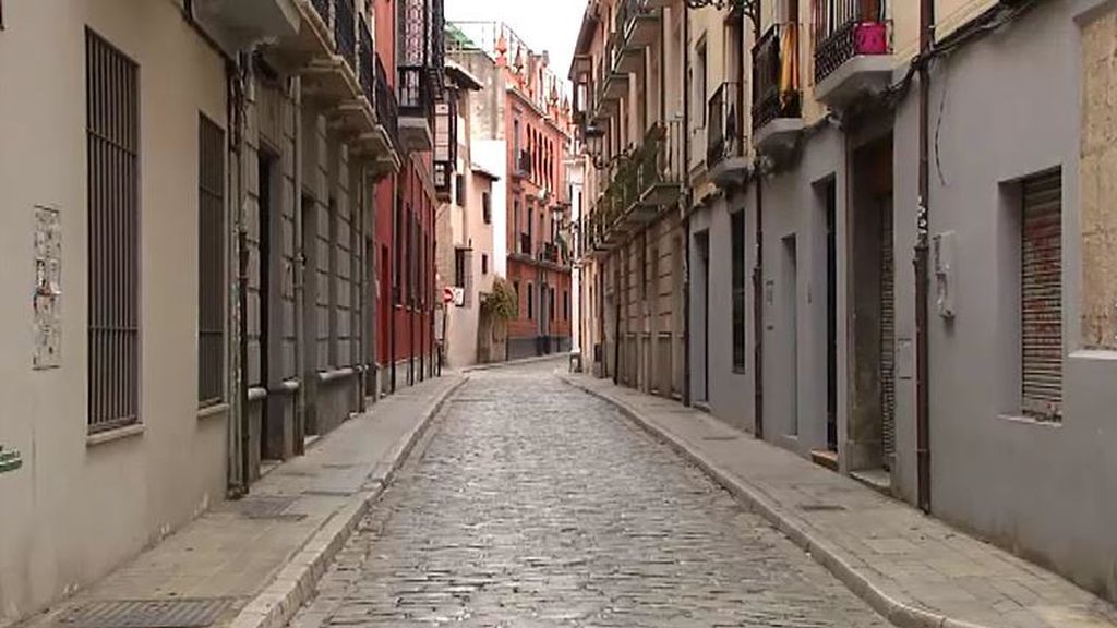 Granada se convierte en una ciudad fantasma debido a las medidas contra la pandemia