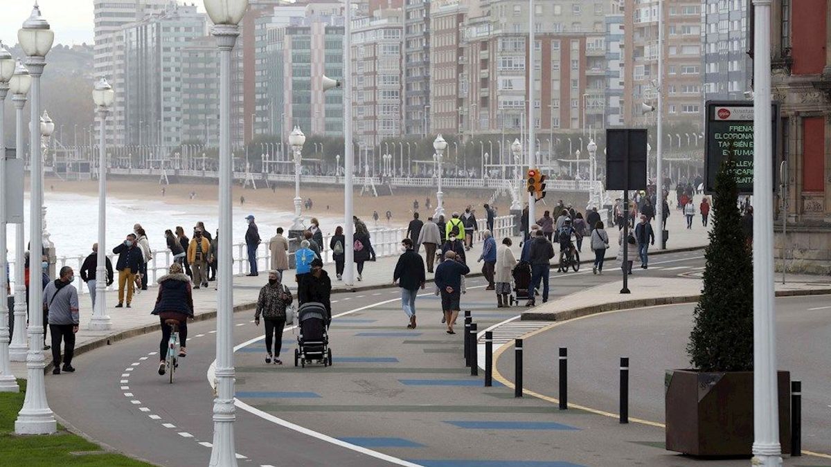 Asturias bate récord de casos diarios por tercera jornada consecutiva, con casi 800 positivos Asturias bate récord de casos diarios por tercera jornada consecutiva, con casi 800 positivos