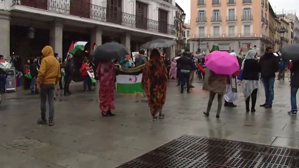 Decenas de personas se concentran en Madrid en apoyo al pueblo saharaui