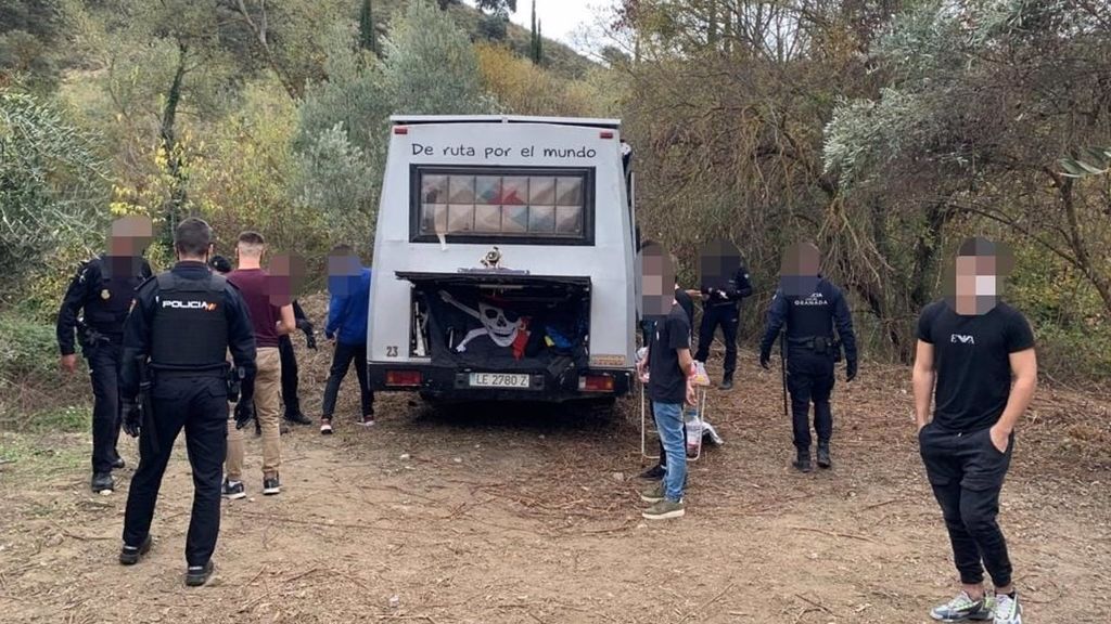 Frustran una rave en Granada en una jornada con más de 120 denuncias, 70 de ellas por botellón Frustran una rave en Granada en una jornada con más de 120 denuncias, 70 de ellas por botellón