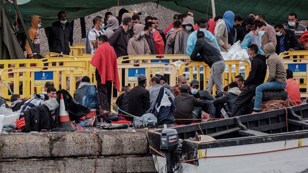 Salvamento Marítimo rescata 12 pateras con 435 migrantes en aguas próximas a Canarias en las últimas horas Salvamento Marítimo rescata 12 pateras con 435 migrantes en aguas próximas a Canarias en las últimas horas