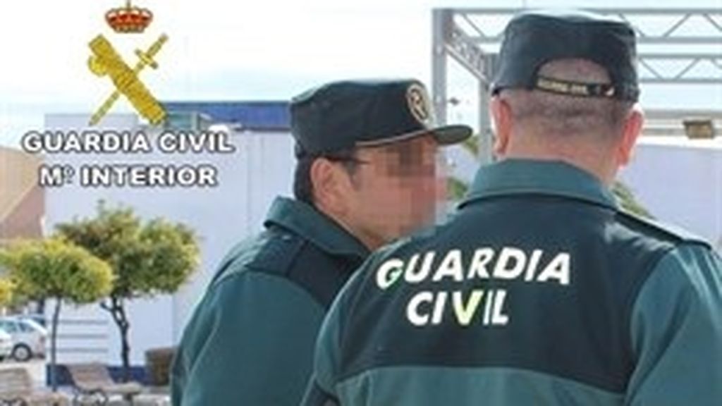 Rescatan a un cadáver que se encontraba flotando en la costa granadina Rescatan a un cadáver que se encontraba flotando en la costa granadina