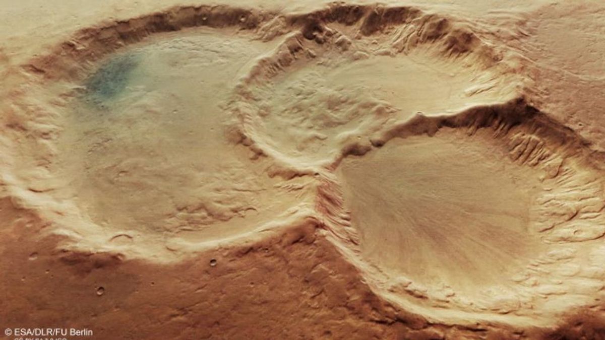 Descubren  un triple cráter inmenso y poco común en Marte que deja unas increíbles imágenes