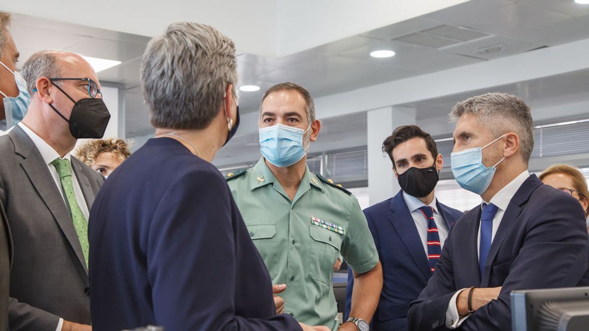 Grande-Marlaska sobre la crisis migratoria: "No vamos a convertir Canarias en la nueva Lesbos" Grande-Marlaska sobre la crisis migratoria: "No vamos a convertir Canarias en la nueva Lesbos"
