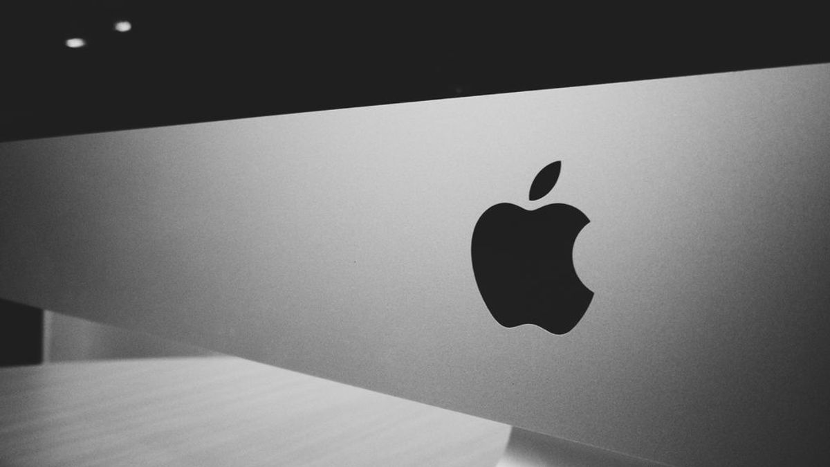 Apple fue fundada por Jobs, Wozniak y Wayne. Apple fue fundada por Jobs, Wozniak y Wayne.