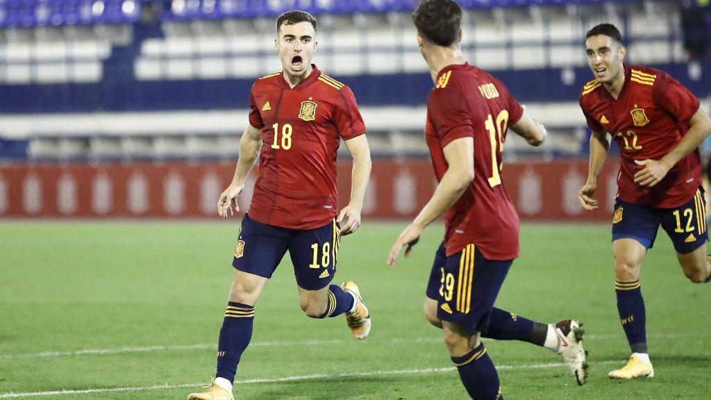 Los jugadores de la Sub-21 celebran un gol ante Islas Feroe. Los jugadores de la Sub-21 celebran un gol ante Islas Feroe.
