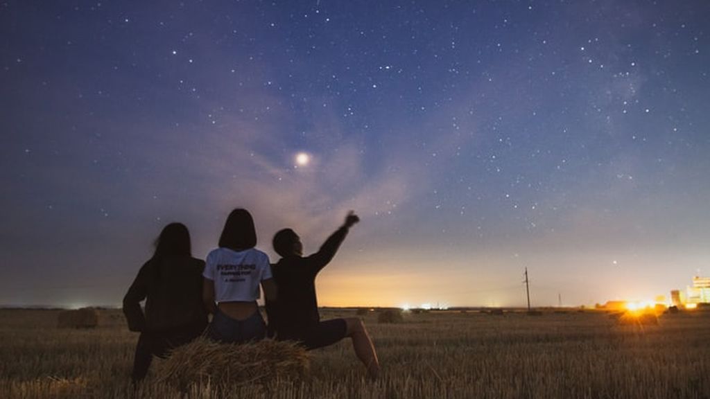 Mira al cielo: se acerca el pico de actividad de la lluvia de estrellas leónidas