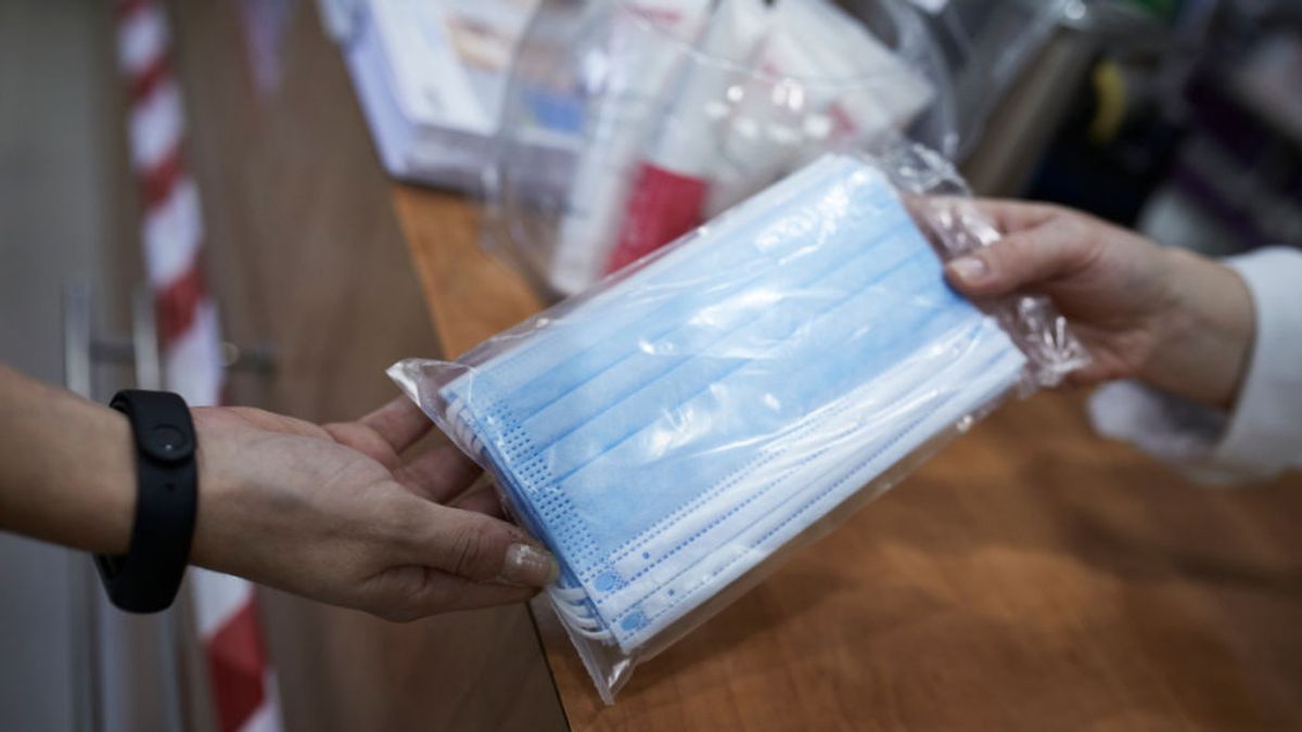 El BOE ya fija el precio de las mascarillas: a 0,72 euros tras su rebaja del IVA El BOE ya fija el precio de las mascarillas: a 0,72 euros tras su rebaja del IVA