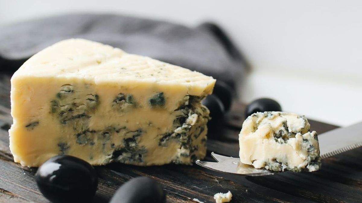 Nuez moscada, queso azul o aguacate: alimentos sorprendentes que la ciencia asegura que si los tomas para cenar, tendrás pesadillas