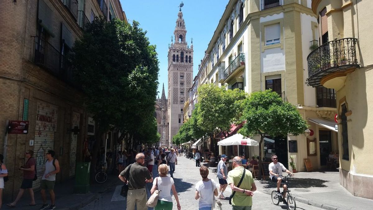 El turismo genera 67 empleos adicionales por cada 100 en el sector, según Exceltur El turismo genera 67 empleos adicionales por cada 100 en el sector, según Exceltur