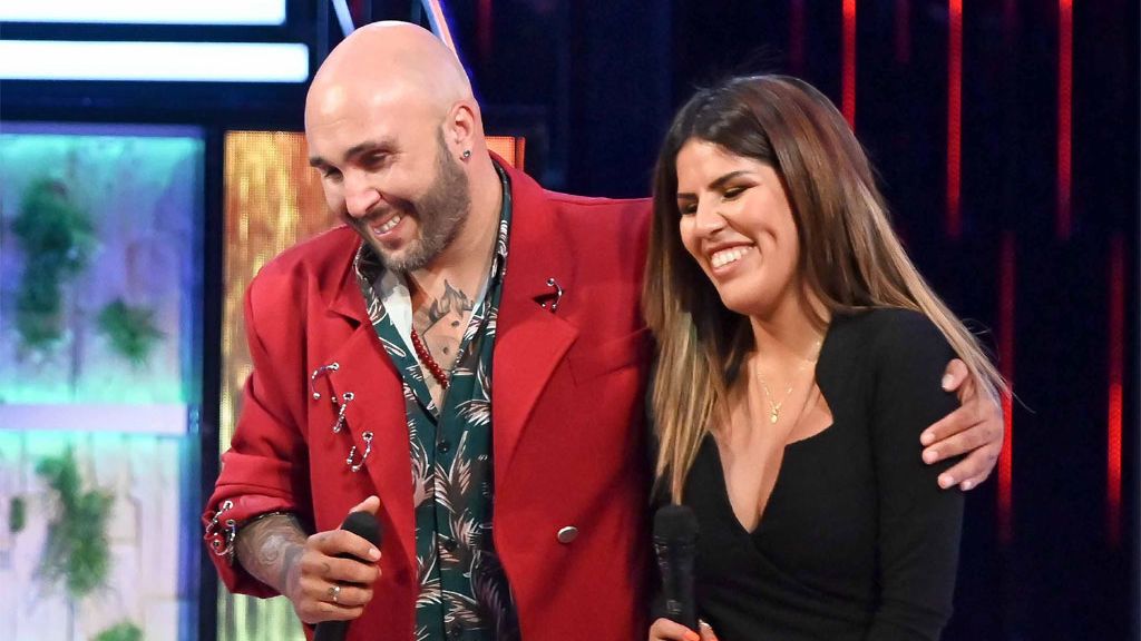 Kiko Rivera e Isa Pantoja, en el plató de 'Supervivientes 2019'