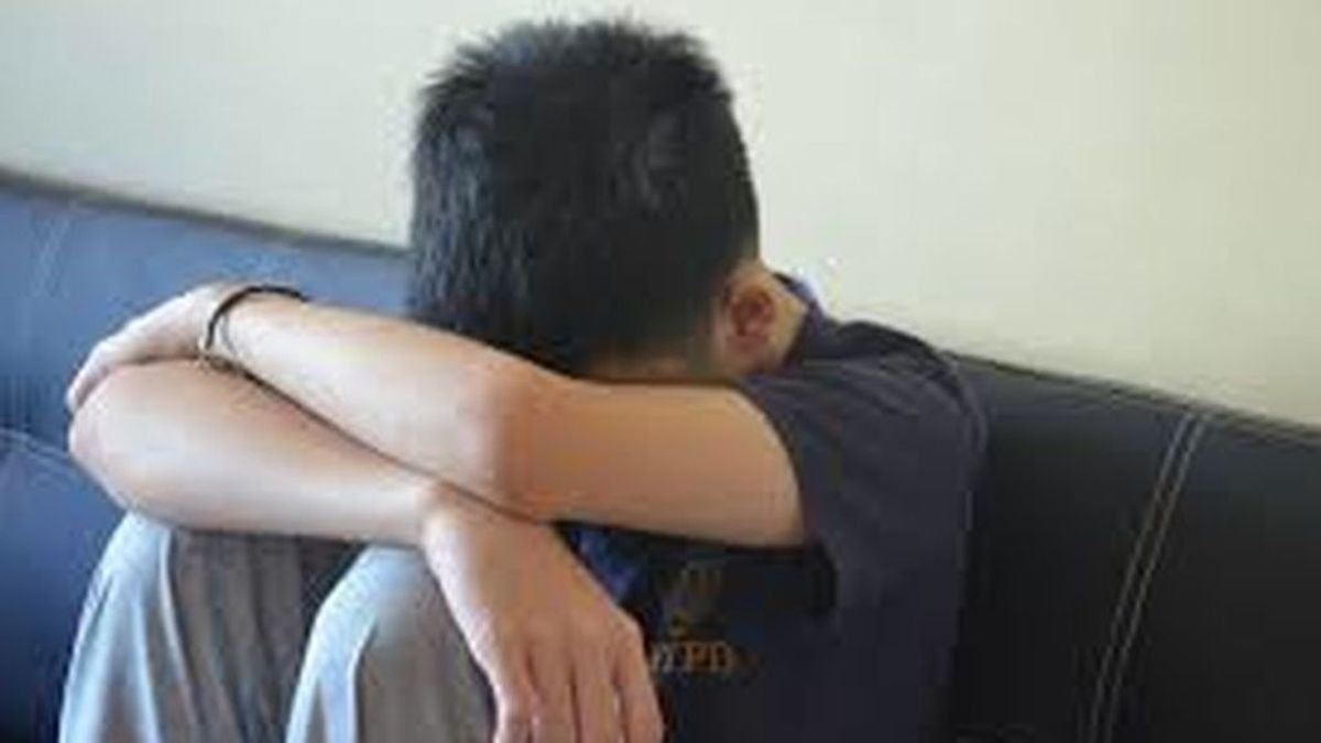 Pedro Sánchez, al niño que sufrió una agresión homófoba: "Eres un valiente, no estás solo" Pedro Sánchez, al niño que sufrió una agresión homófoba: "Eres un valiente, no estás solo"