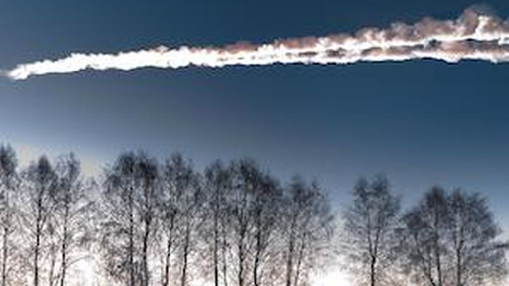 Fireball_Streaking_over_Russia-300