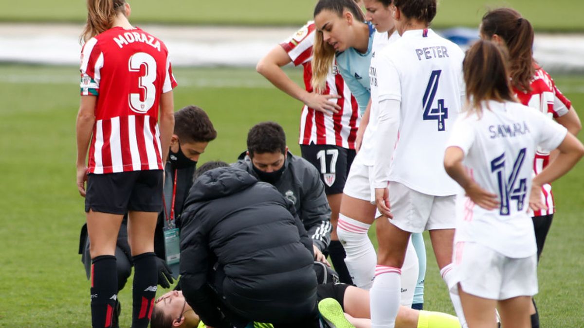 "Si hubiera estado fregando no le habría pasado": los ataques machistas a una árbitra tras recibir un balonazo "Si hubiera estado fregando no le habría pasado": los ataques machistas a una árbitra tras recibir un balonazo