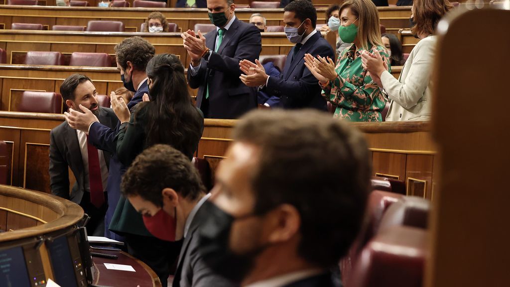 El CIS 'premia' la moción de censura de Abascal y la 'política útil' de Arrimadas y castiga a Casado El CIS 'premia' la moción de censura de Abascal y la 'política útil' de Arrimadas y castiga a Casado