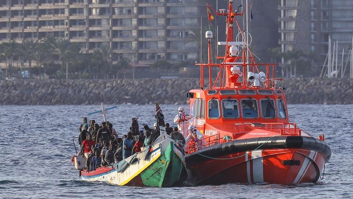 Salvamento marítimo rescata 53 inmigrantes que viajaban en dos pateras a la deriva cerca de Gran Canaria